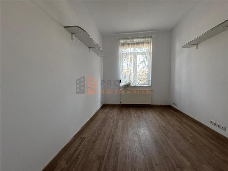 Casa sau Spatiu comercial  in zona magazinelor satesti - 12