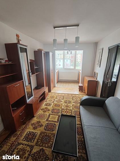 Vand apartament 2 camere et 1 din 4 - 8
