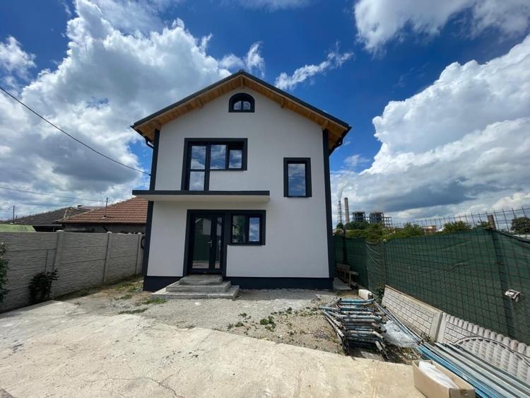 Casa semifinisata P+1 cu 643mp de teren in Bariera Valcii - 1