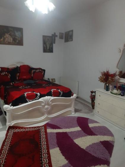 Vand casa in Roman -zona biserica SF Gheorghe - 1