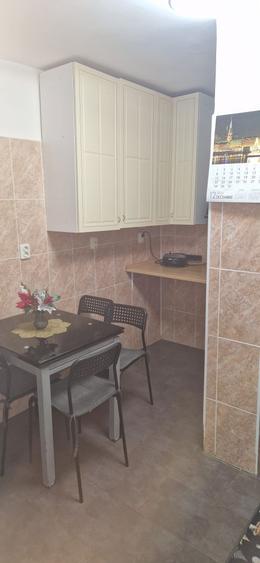 Se vinde apartament cu 3 camere - 4