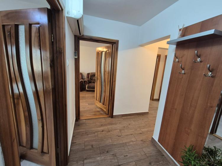 OCAZIE, GARA 3 CAMERE DECOMANDAT, 70 MP. 2 BAI, 2 BALCOANE,MOBILAT, CENTRALA GAZ - 17