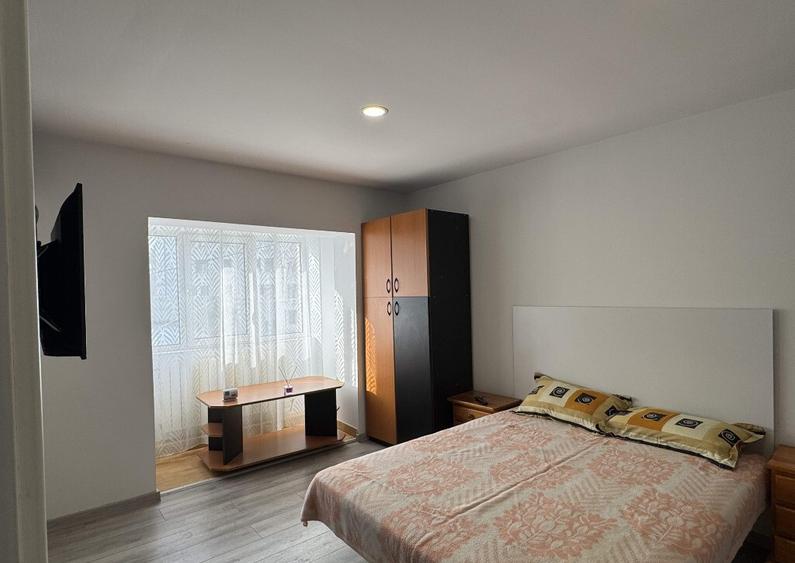 1 cam, etaj 1, 27 mp, renovata, C.T. proprie, mobilata,utilata, Cuza V - 16