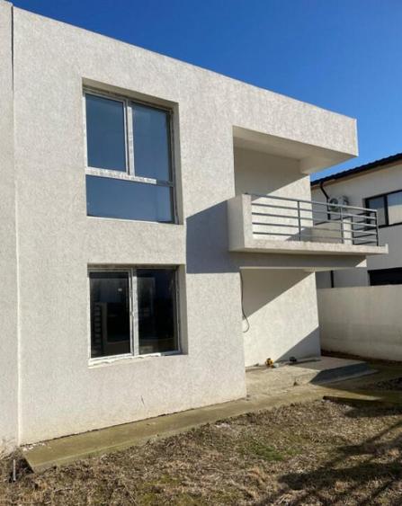 Casa situata in zona Mamaia Sat - 12