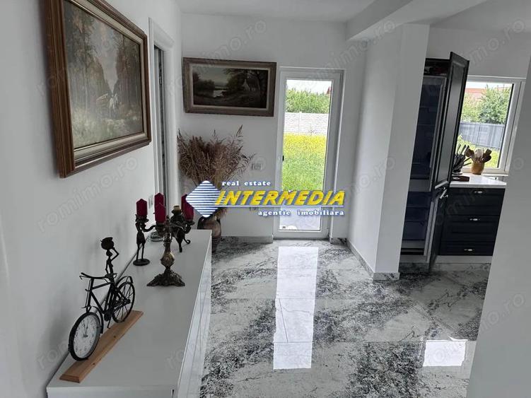 Casa NOUA de vanzare cu 4 camere cu 575 mp teren Mobilata CETATE Zona Kaufland - 18