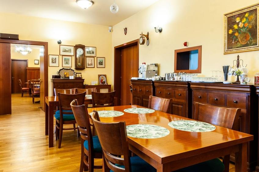 Vila 19 camere pretabila | azil batrani | gradinita | after school - 8