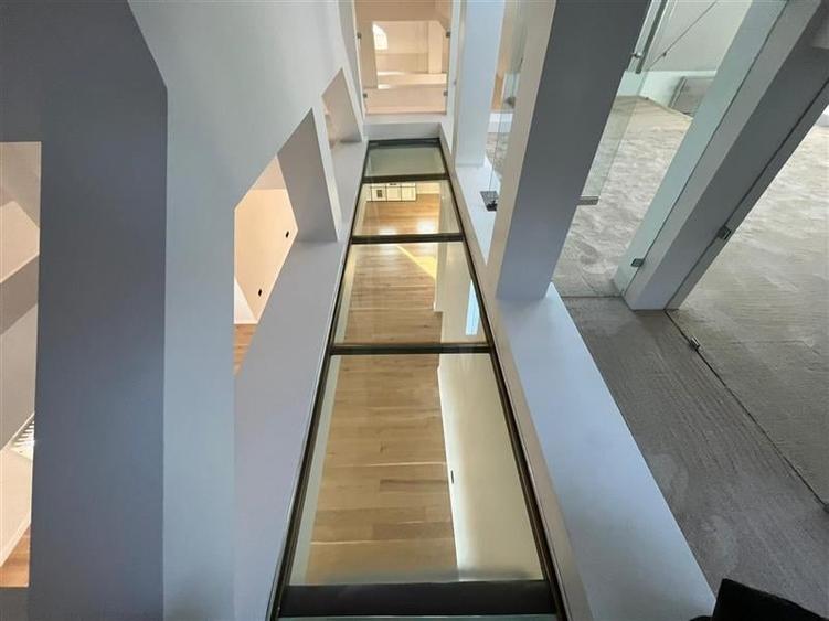 Penthouse in vila, de vanzare - Strada Tokio - 12