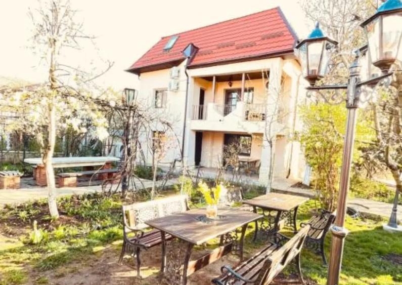 Inchiriez Vila (Cca. 800 m.p.) - 1