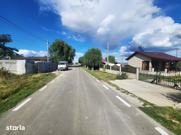 Teren de 8380 mp, în Vădeni