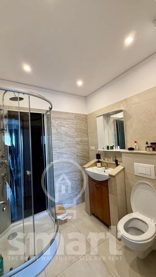 Apartament cu 3 camere semidecomandat, mobilat în Între Lacuri