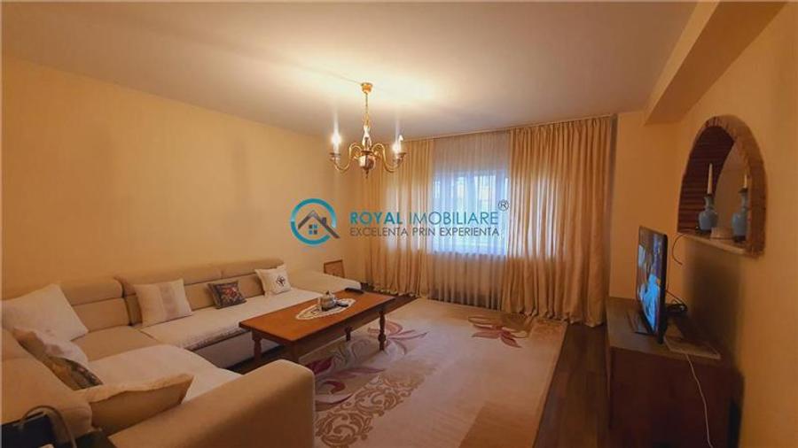 Royal Imobiliare - Vanzare apartament 4 camere zona Cioceanu - 2