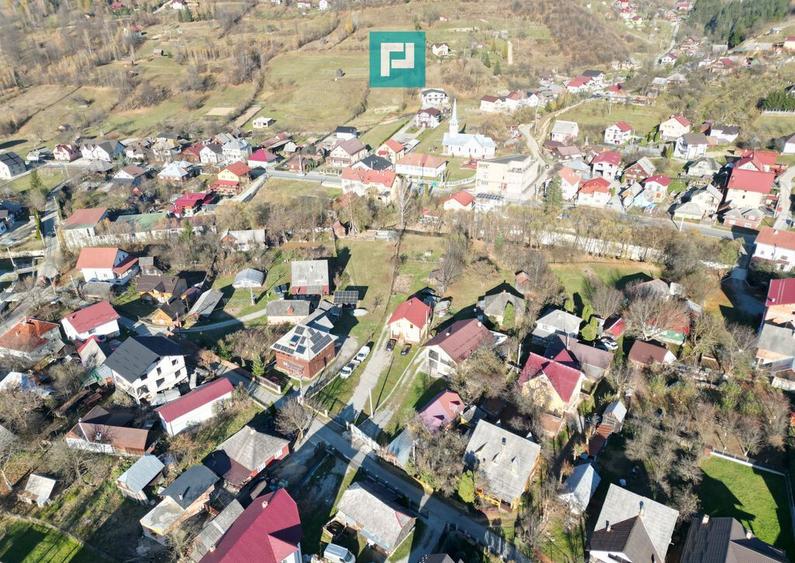 Casa de lemn, cu teren in Bor?a - 15