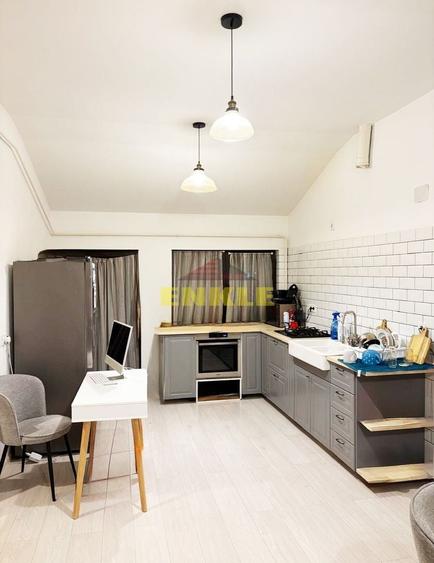 De inchiriat apartament cu 3 camere, zona Carrefour. - 1