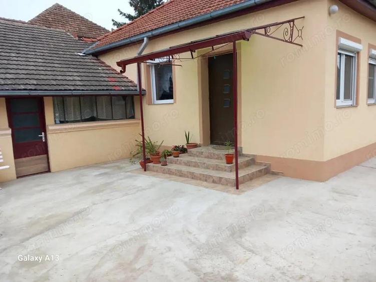 BRASADAS vinde casa 3 camere cu teren 4.5 ari in zona UNIRII. - 4