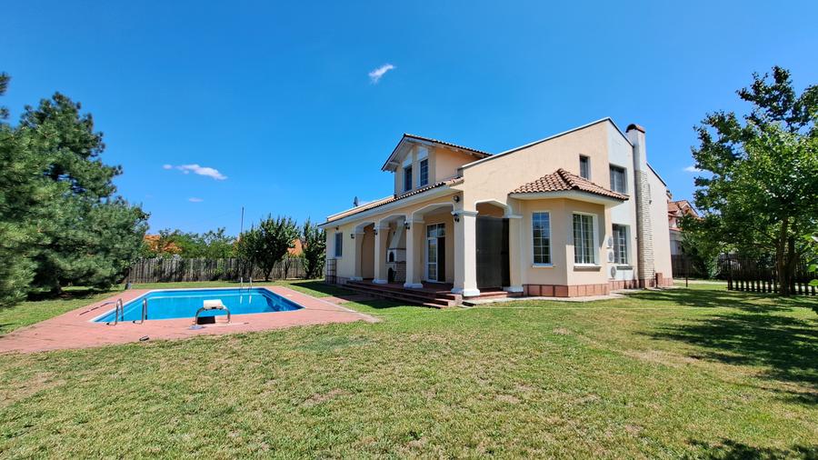 VILA LUX  CU PISCINA PROPRIE IN COMPLEX REZIDENTIAL CU CIRCUIT INCHIS - 1