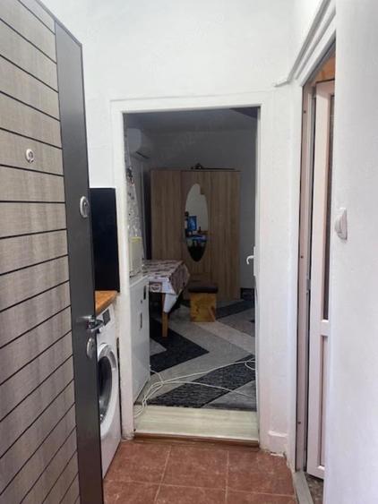 Vand garsoniera , str.Cernei nr.40 B , parter , langa liceul A.Vlaicu - 9