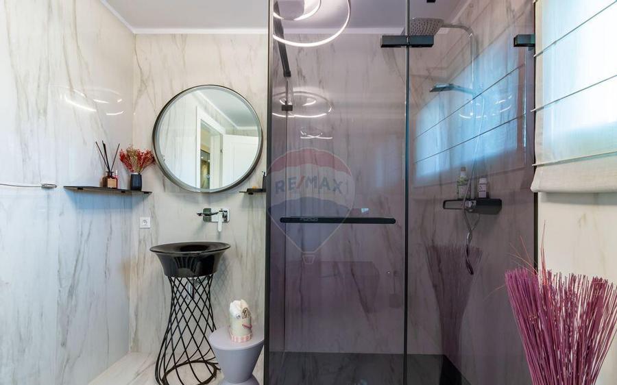 Vila + casa de oaspe?i + casa angaja?i | 12 camere |... - 7