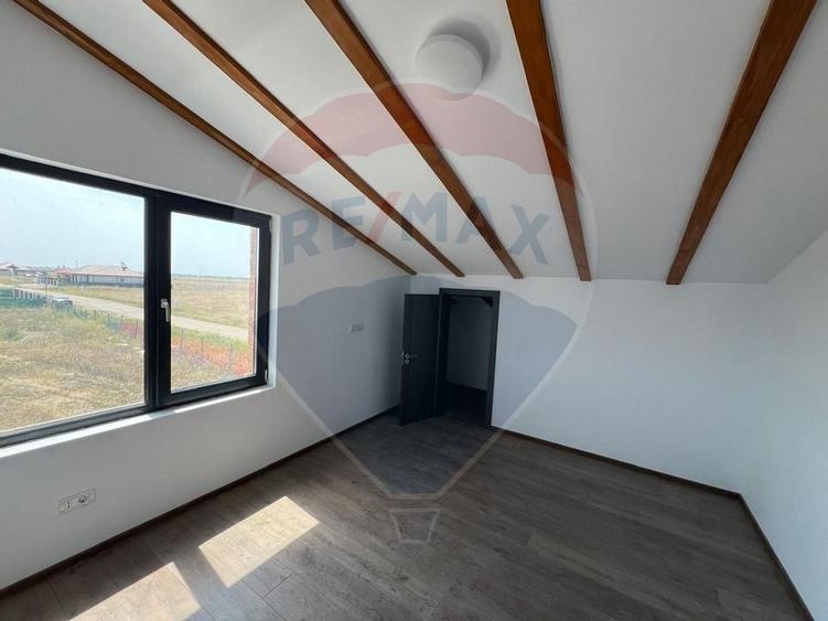 Casa / Vila cu 5 camere de vanzare in zona Exterior Nord - 3