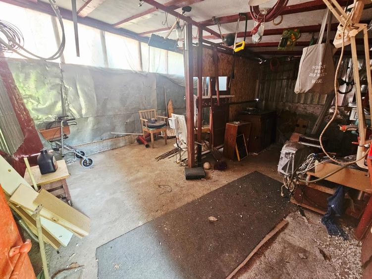 Casă spațioasă cu 9 camere în Strejnicu – pentru locuință, birouri - 10