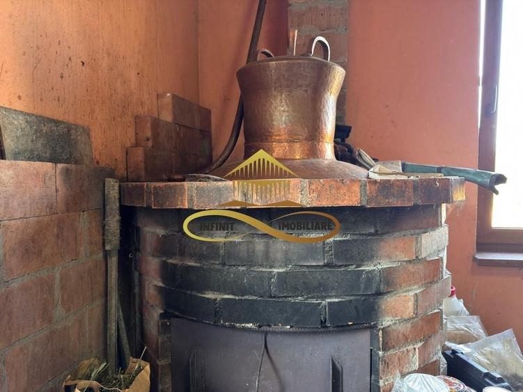 Casa si terasa de vanzare in Magura Bacau - 11