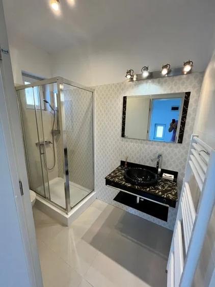 Duplex cu 5 camere cu Canalizare în Iris