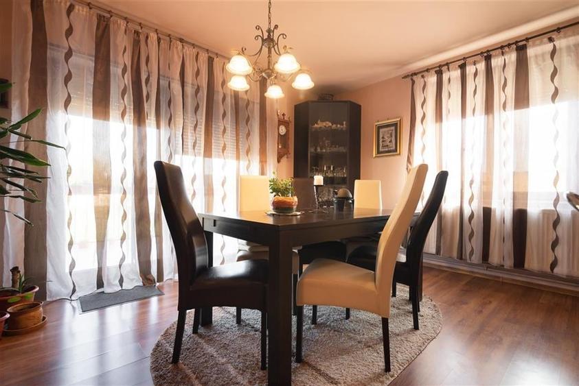 Casa P+M cu 4 camere+living+loc de luat masa in Santion - 15