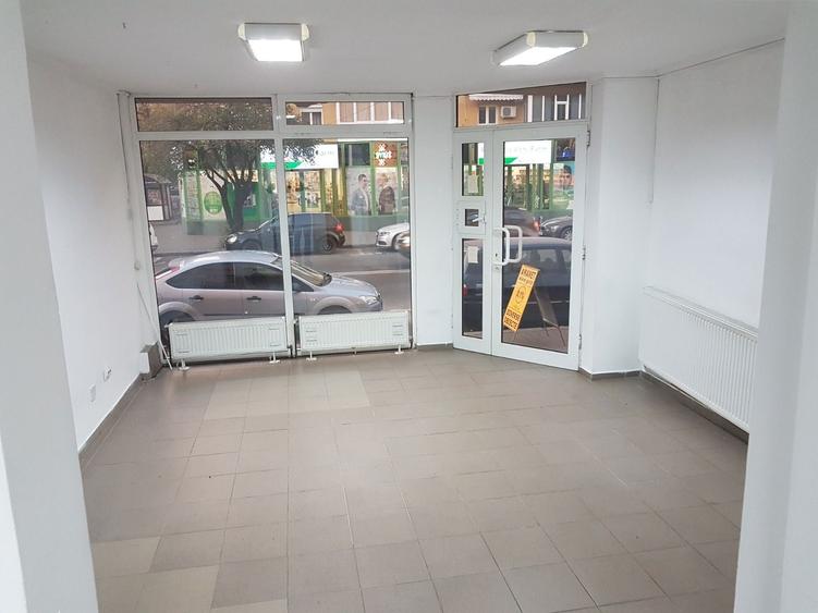 Inchiriez spatiu comercial 50 Mp - 1
