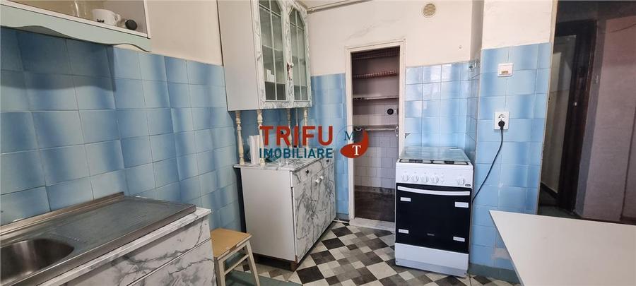 Apartament 3 camere de vanzare in Centru etaj 2 - 2