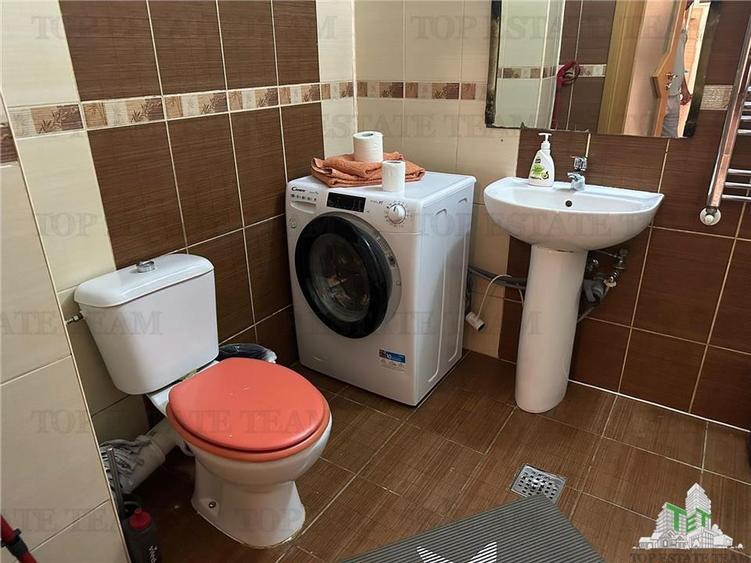 Apartament 3 camere de vanzare in zona  Doi Cocosi - 9