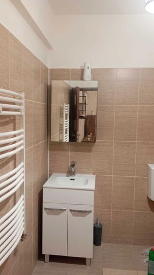 Inchiriez apartament doua camere! - 8