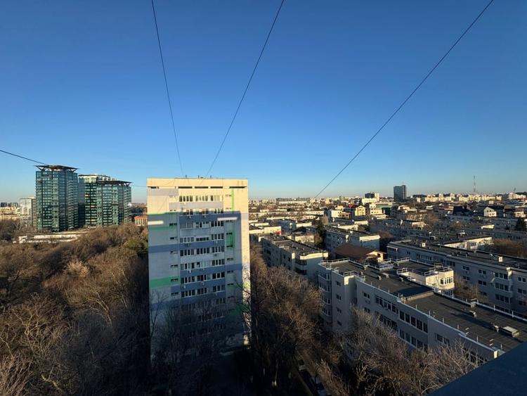 Floreasca | 3 Camere | Vedere Panoramica | Necesita Renovare - 1