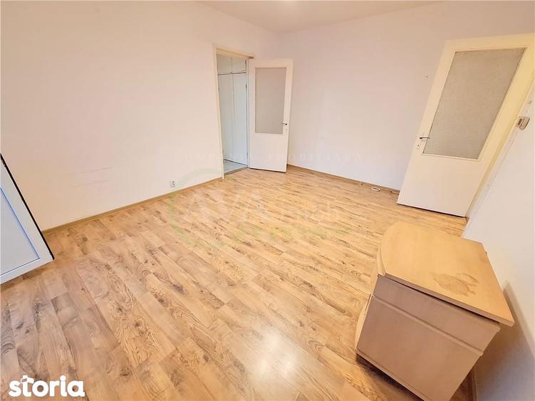 Apartament 2 camere, etaj 2 din 4, nemobilat , cu centrala, Piata Sud - 3