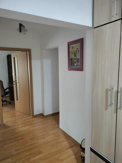 Apartament cu 3 camere de închiriat , zona Centru-Bd. Tomis - 1