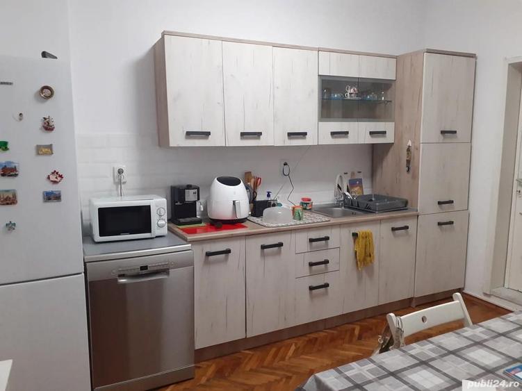 Vanzare Casa din caramida, supr. totala este de 387.mp., supr. const.121mp., str. Garii cu M. Bravu - 11