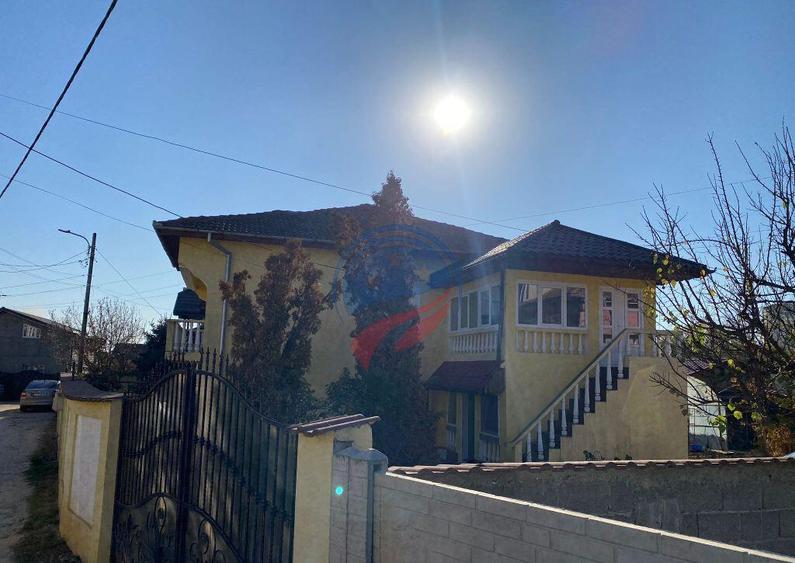 VILA GENEROASA CU TEREN 720 METRI IN APROPIEREA ELECTROPU... - 2