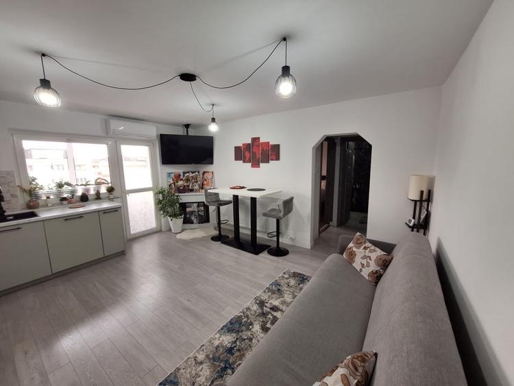 Vânzare apartament 3 camere – 52 mp,  Zona Cetate - 2