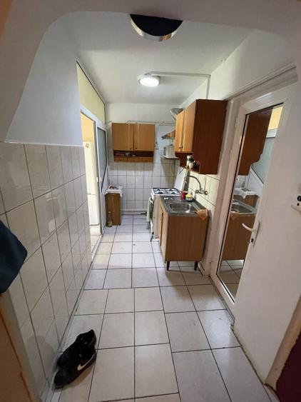 Inchiriez apartament 2 camere - 3