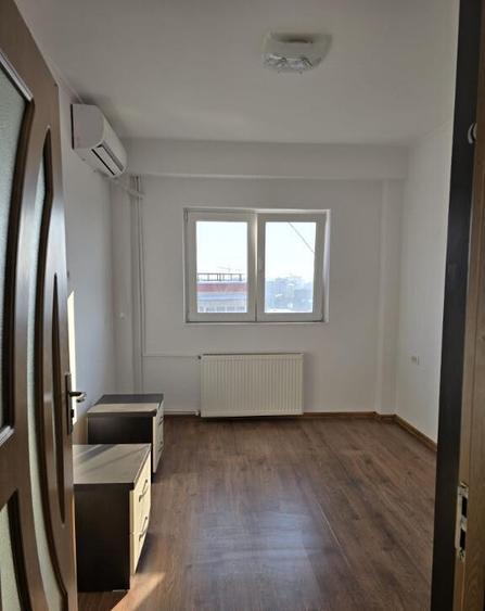 Apartament 4 camere Aparatorii Patriei - 1