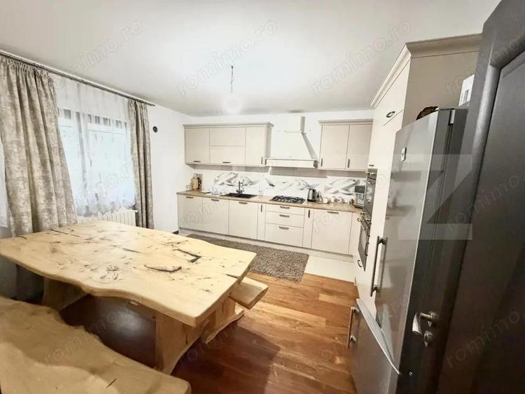 Casa de lux, 270mp utili, 7 camere, 1800mp teren in Salcea - 11