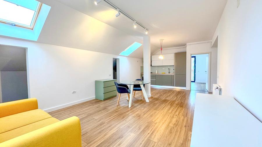 Penthouse cu 3 camere nedecomandat, mobilat în Gemenii