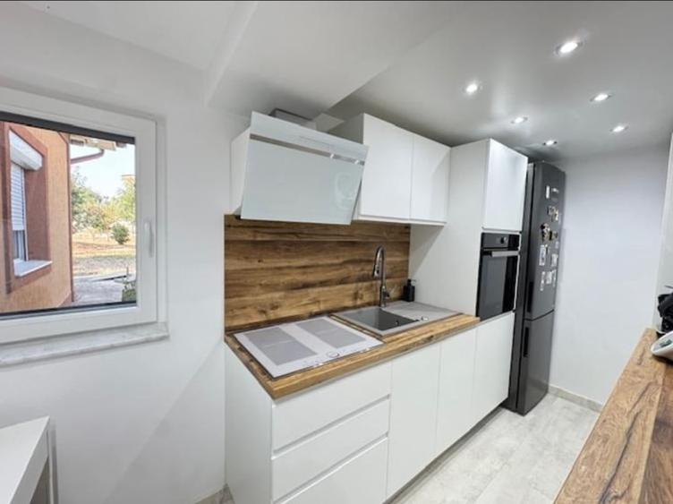 Valu Traian , casa cu teren si livada - 7