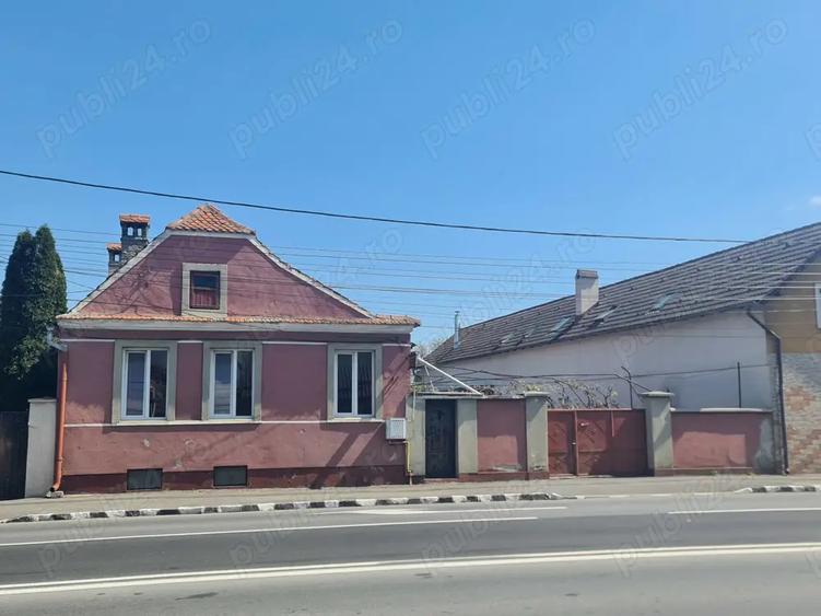 Casa regim Dp+P teren generos 1152 mp Codlea, DN1, 2 garaje, gradina - 1