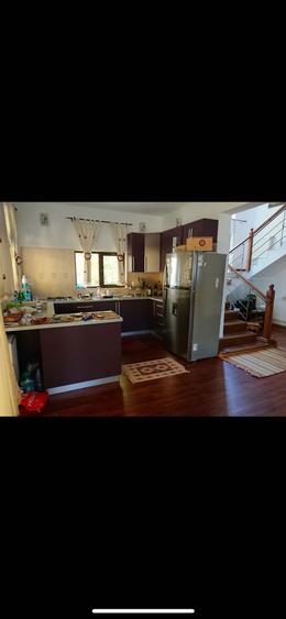 vila in padure curte mare , loc. Mislea, Prahova - 7