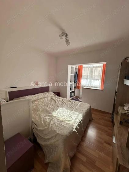 De vanzare apartament cu 4 camere, 2 balcoane, 2 boxe, etajul 2