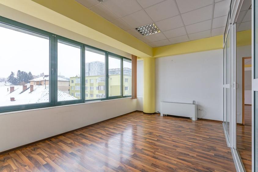 Spațiu birou individual în Brașov, Centru: 39 mp utili pe Strada N. Titulescu - 8