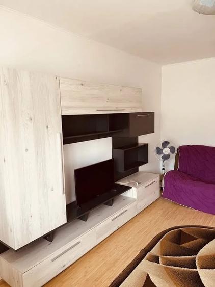 De vânzare apartament cu 2 camere decomandat etaj 4/4 - 2