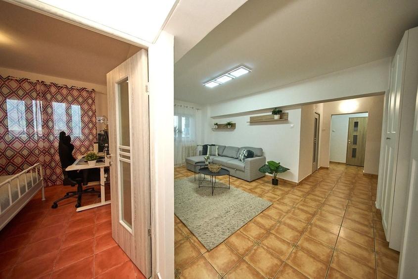 Apartament cu 3 camere semidecomandat în Dristor