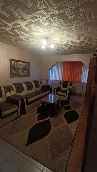 Inchiriez apartament doua camere zona Lama - 3