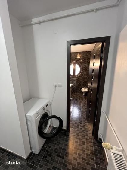 Garsonieră decomandată în Vest