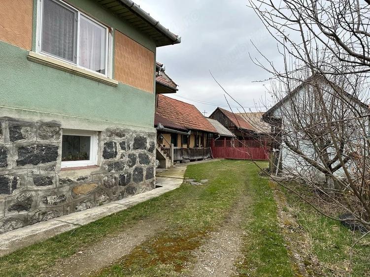 Casă cu 3 camere cu Teren 5160 Mp în Siculeni